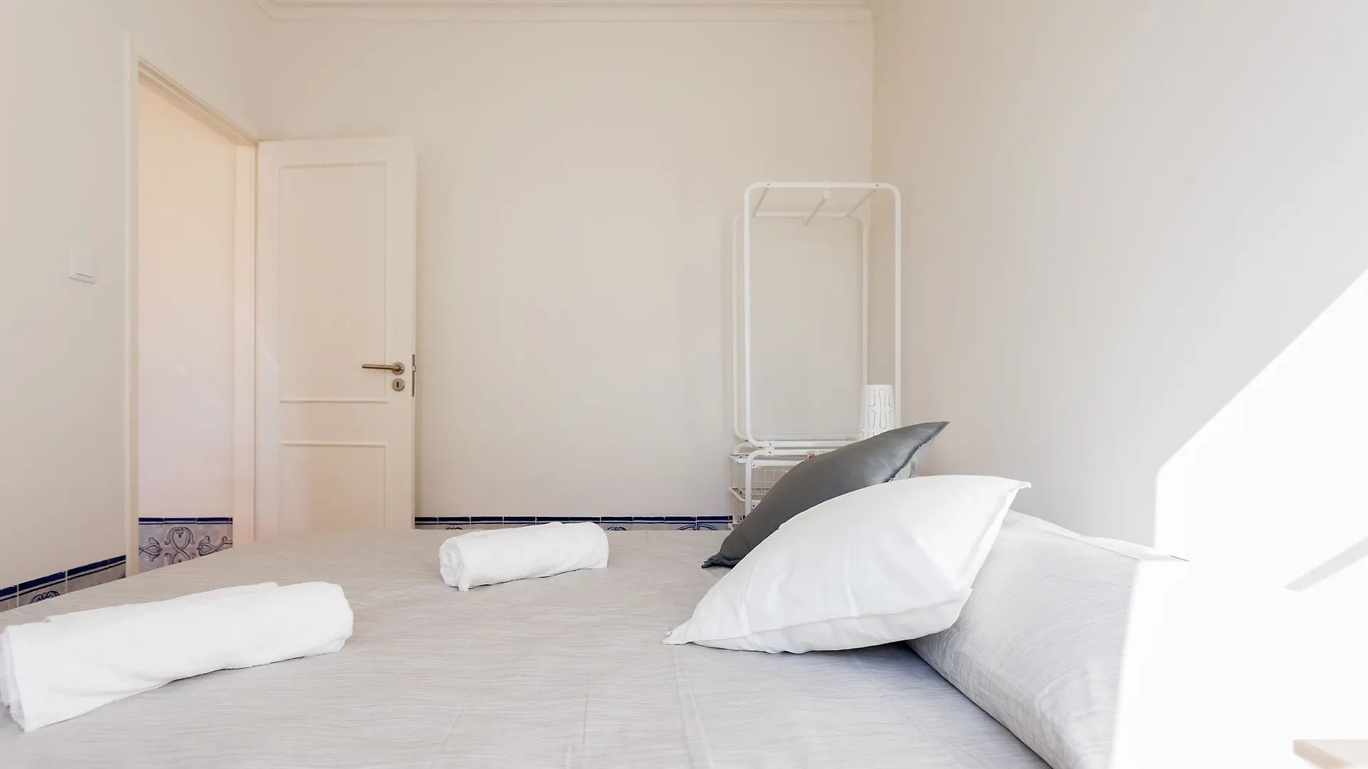 Baixa Chiado Central III Gonzalos Home Lisboa 公寓